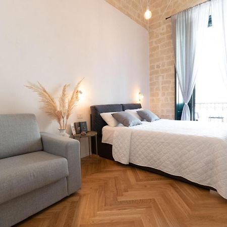 Centro Storico Rooms & Suites Манфредония Екстериор снимка
