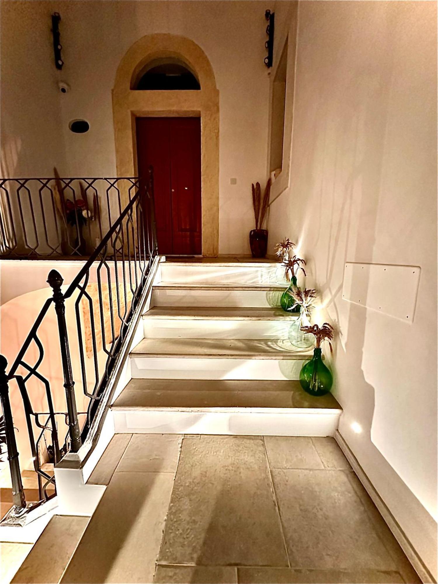 Centro Storico Rooms & Suites Манфредония Екстериор снимка