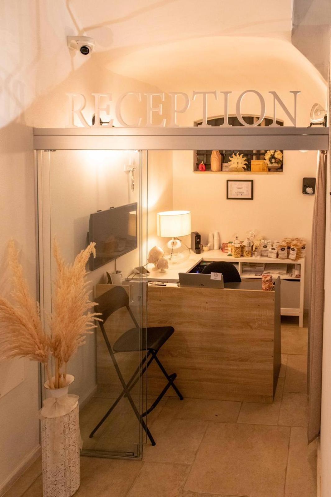 Centro Storico Rooms & Suites Манфредония Екстериор снимка