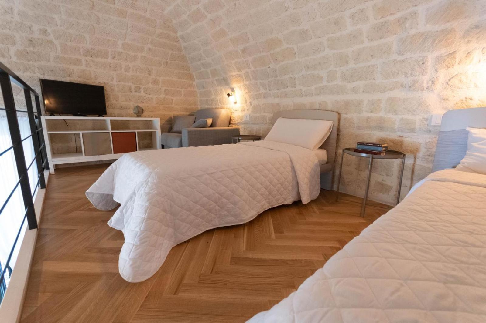 Centro Storico Rooms & Suites Манфредония Екстериор снимка