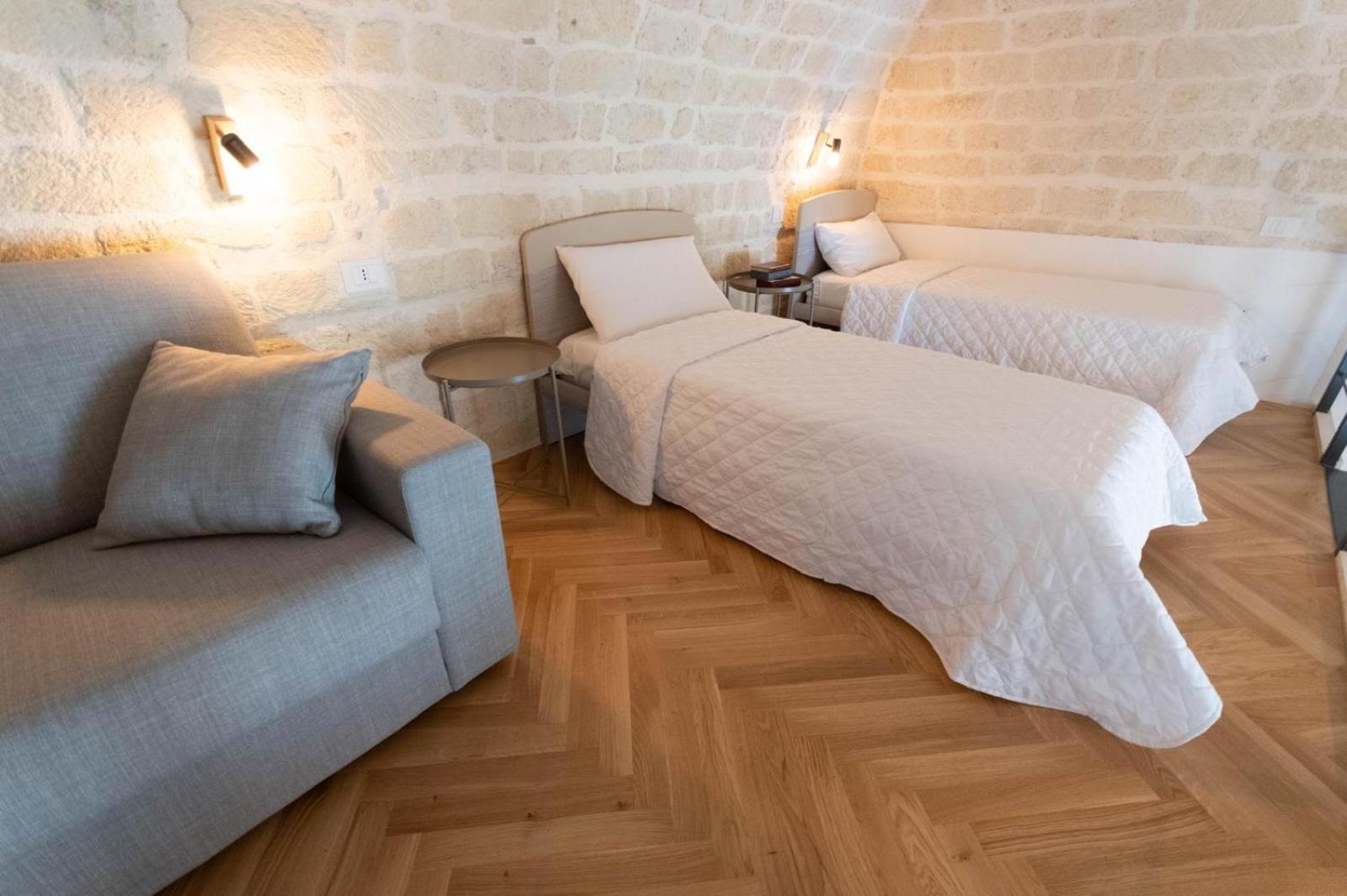 Centro Storico Rooms & Suites Манфредония Екстериор снимка