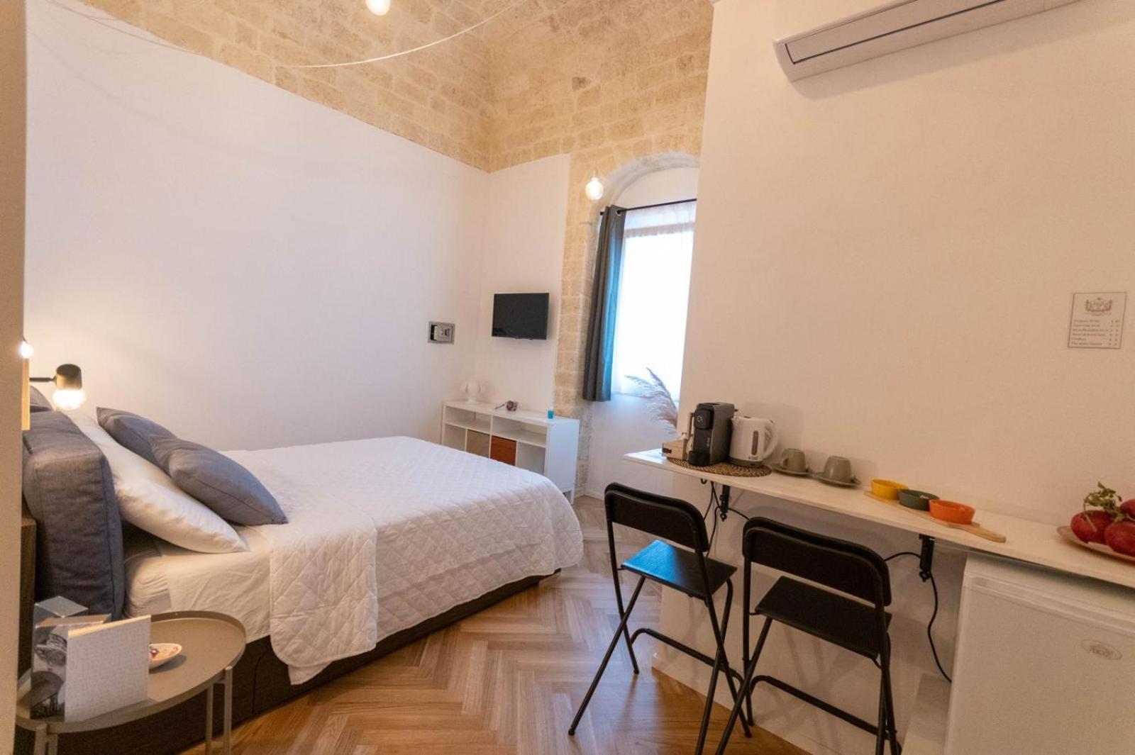 Centro Storico Rooms & Suites Манфредония Екстериор снимка