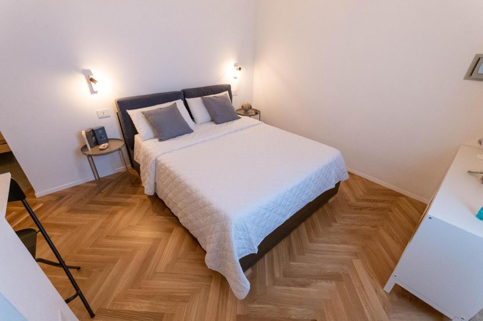 Centro Storico Rooms & Suites Манфредония Екстериор снимка