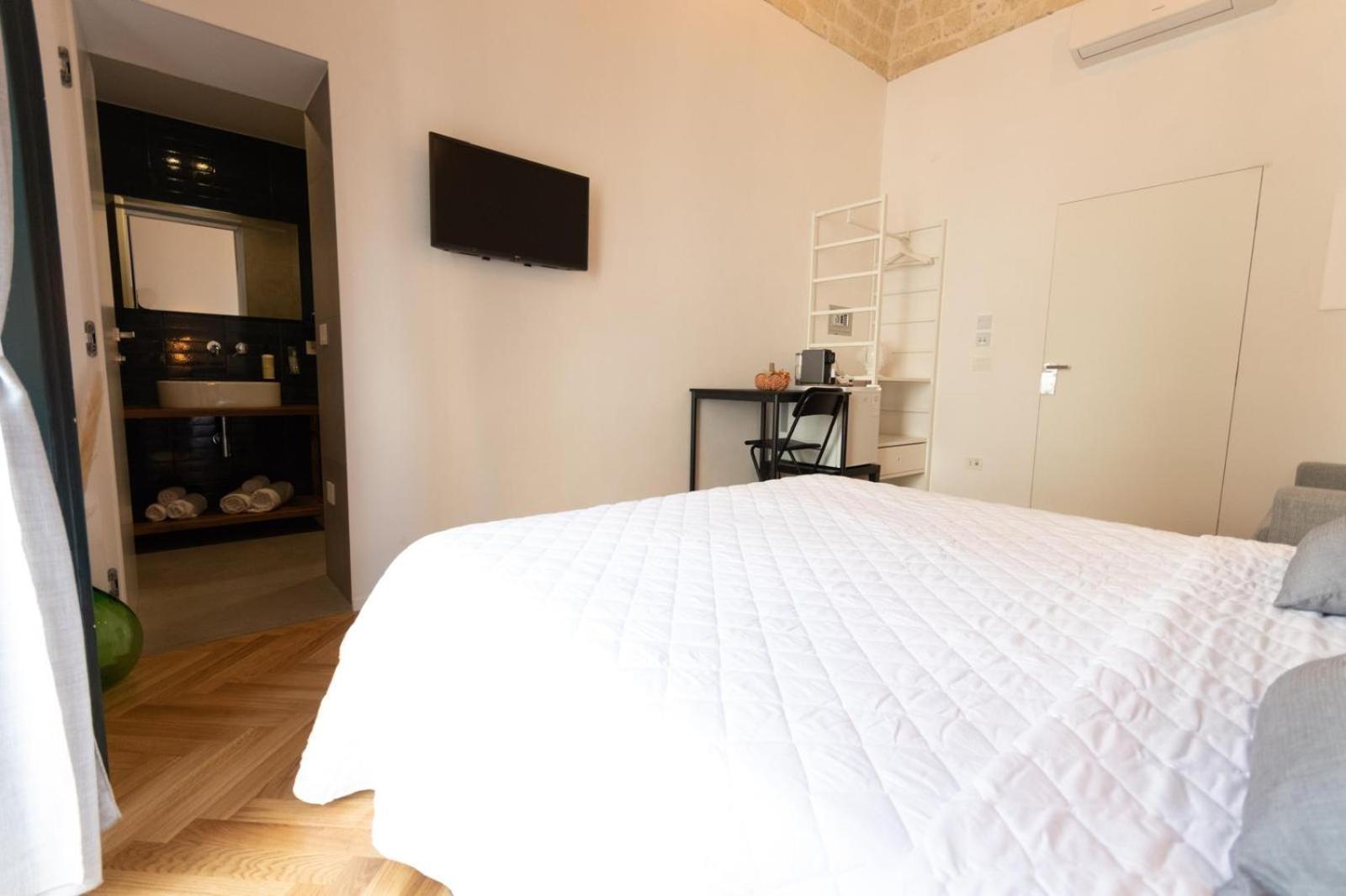 Centro Storico Rooms & Suites Манфредония Екстериор снимка
