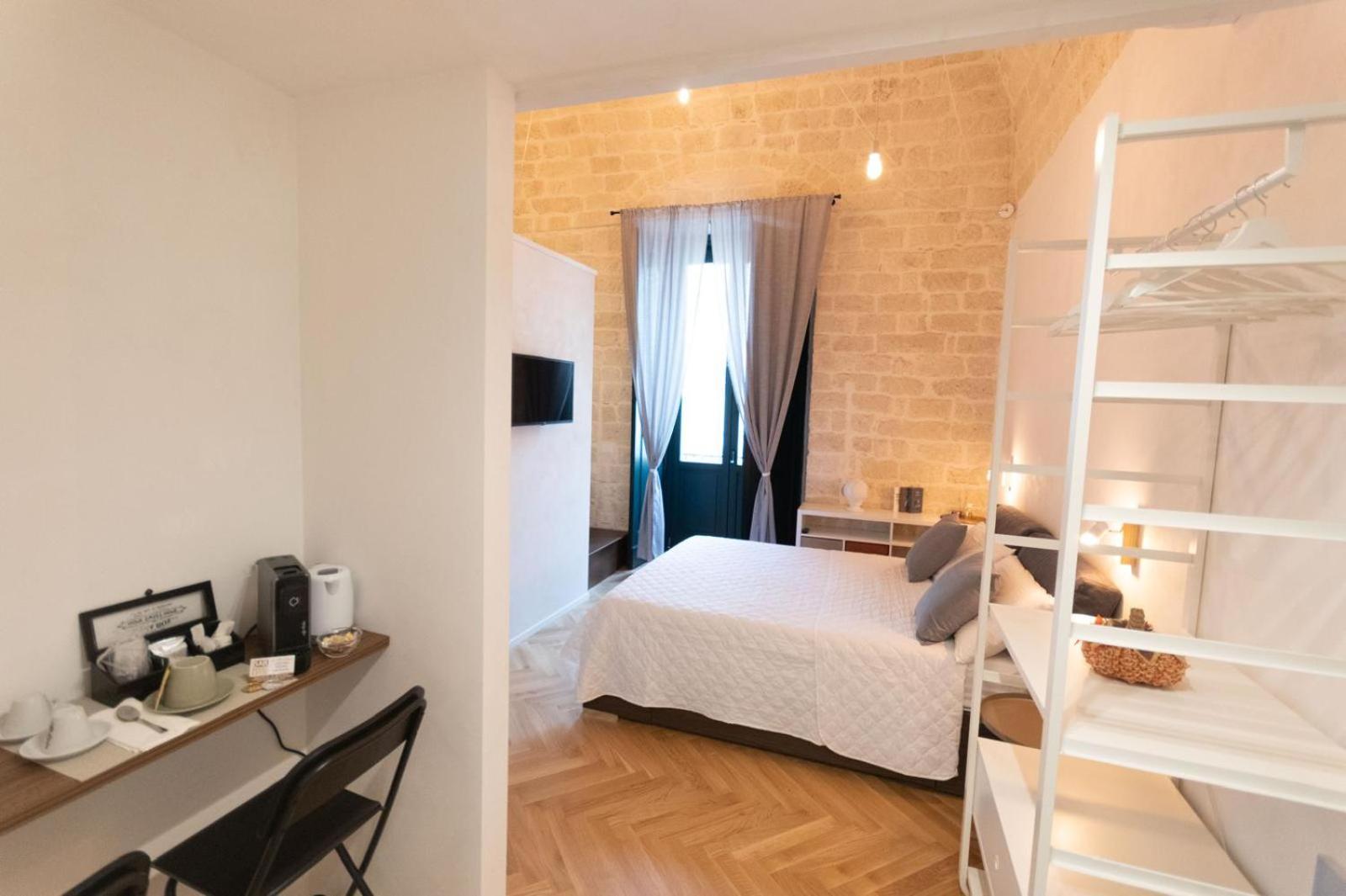 Centro Storico Rooms & Suites Манфредония Екстериор снимка