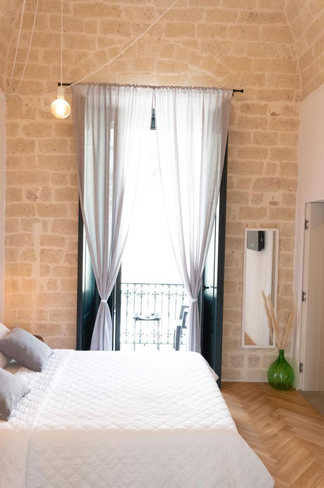Centro Storico Rooms & Suites Манфредония Екстериор снимка