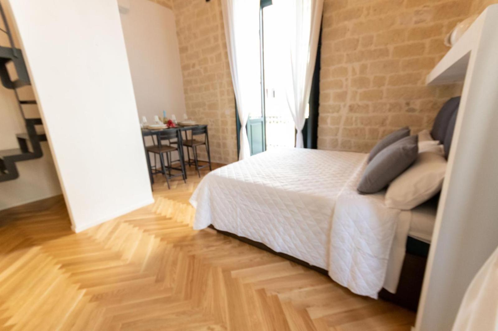 Centro Storico Rooms & Suites Манфредония Екстериор снимка