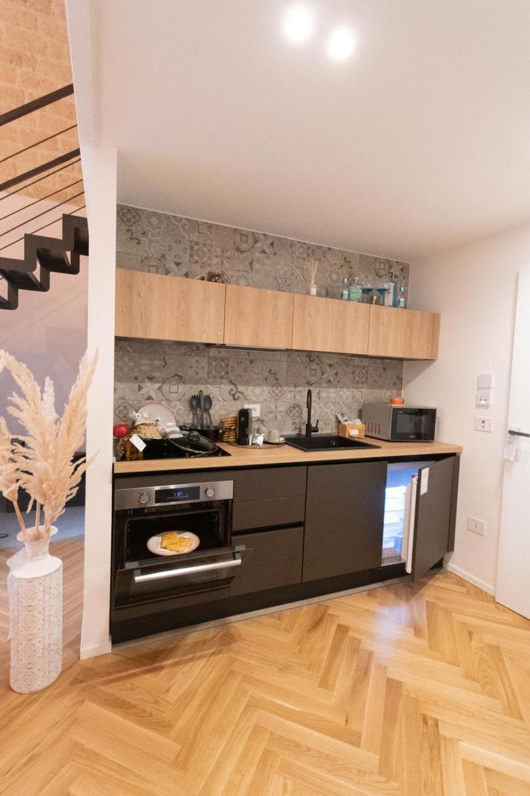 Centro Storico Rooms & Suites Манфредония Екстериор снимка