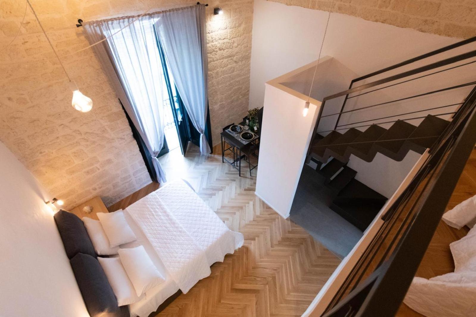 Centro Storico Rooms & Suites Манфредония Екстериор снимка