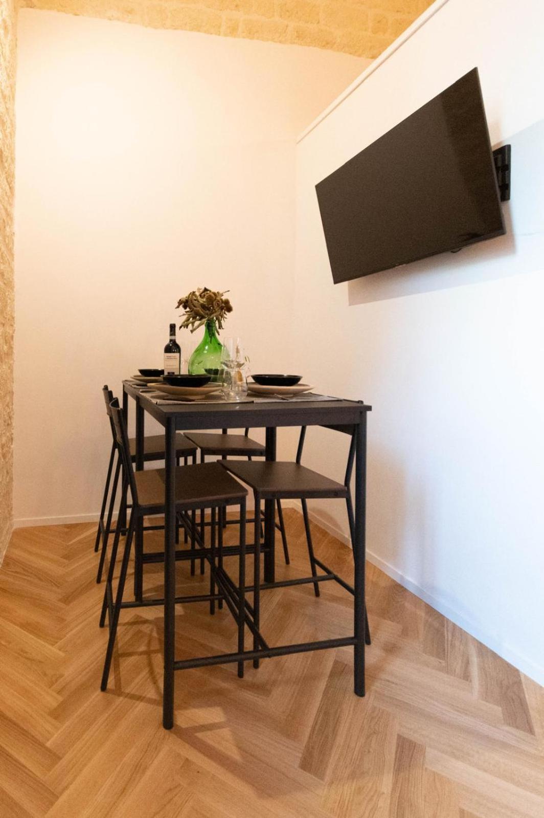Centro Storico Rooms & Suites Манфредония Екстериор снимка