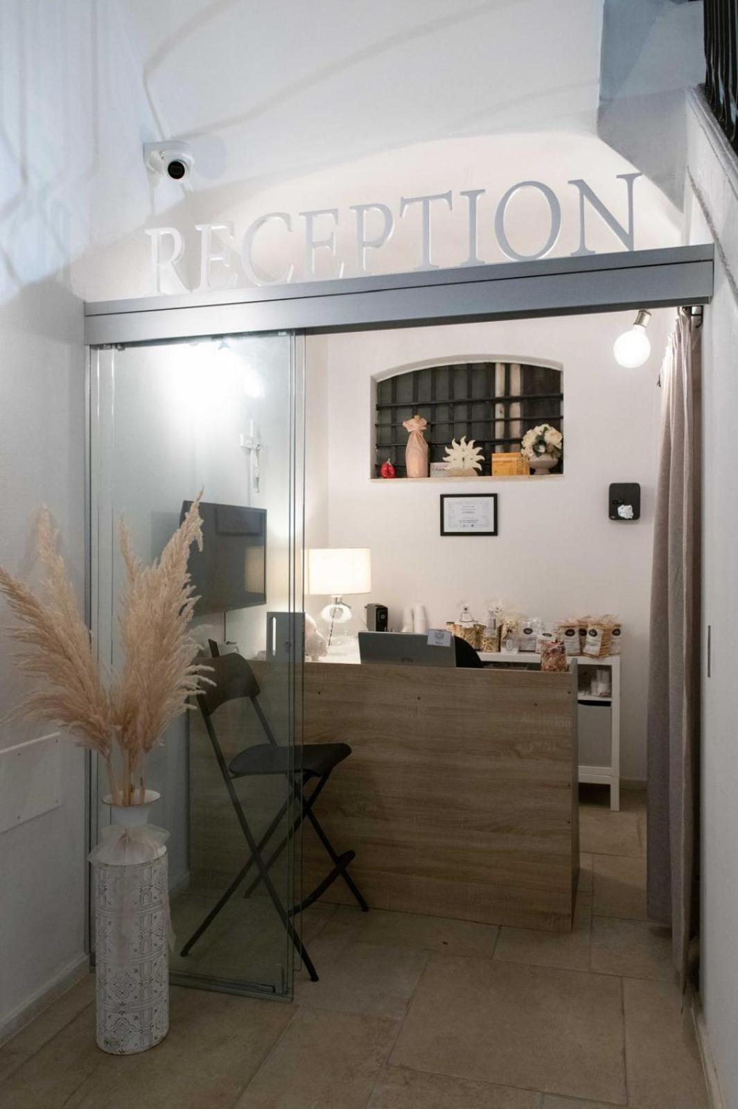 Centro Storico Rooms & Suites Манфредония Екстериор снимка