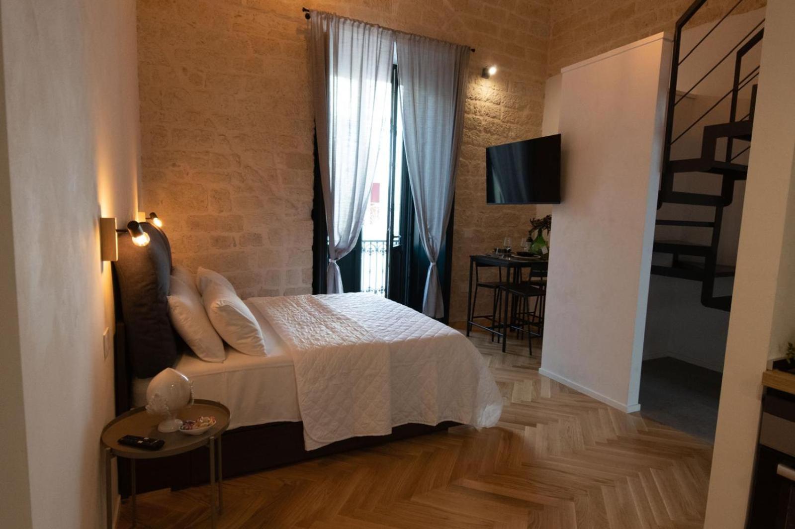 Centro Storico Rooms & Suites Манфредония Екстериор снимка