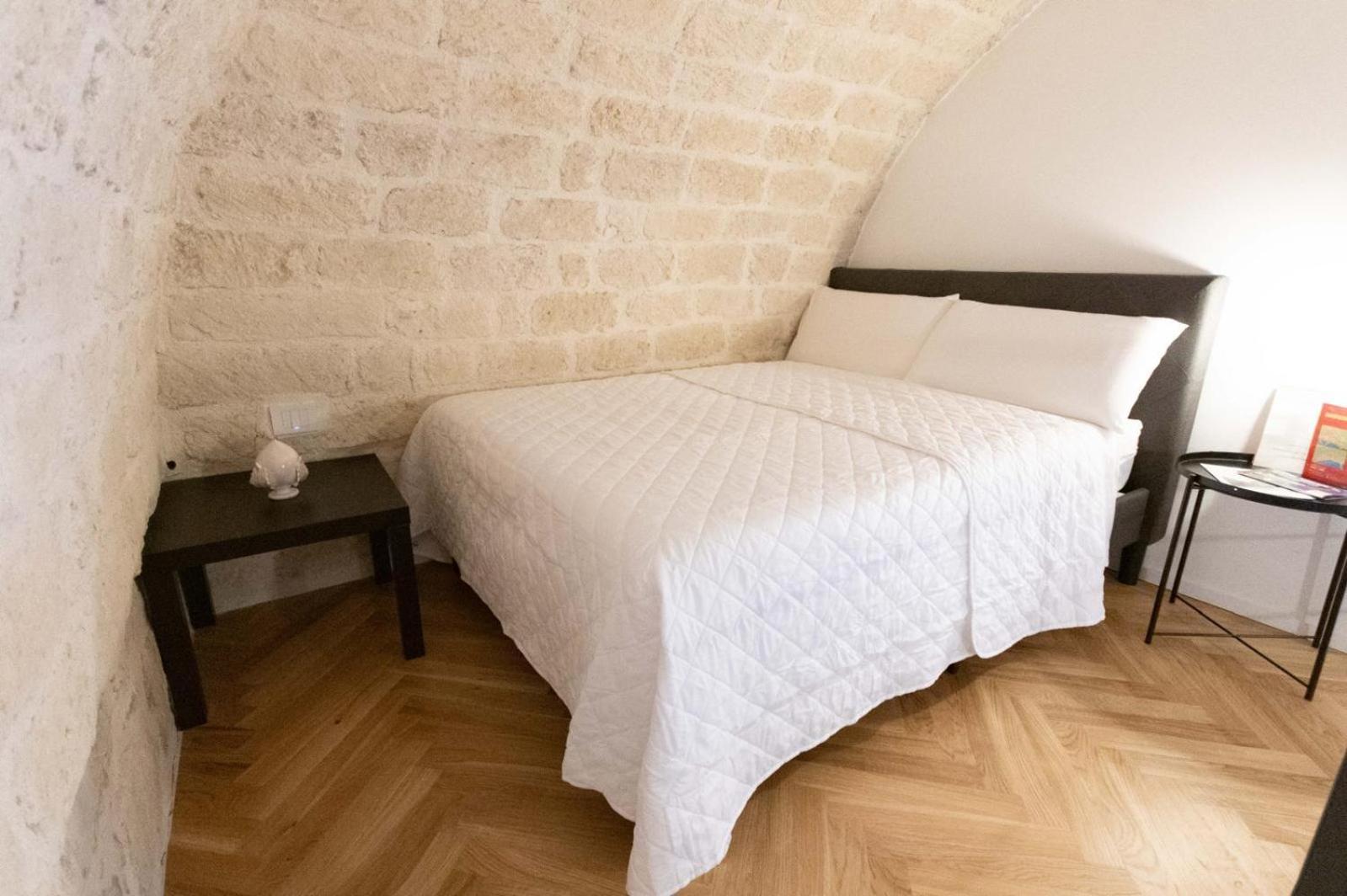 Centro Storico Rooms & Suites Манфредония Екстериор снимка