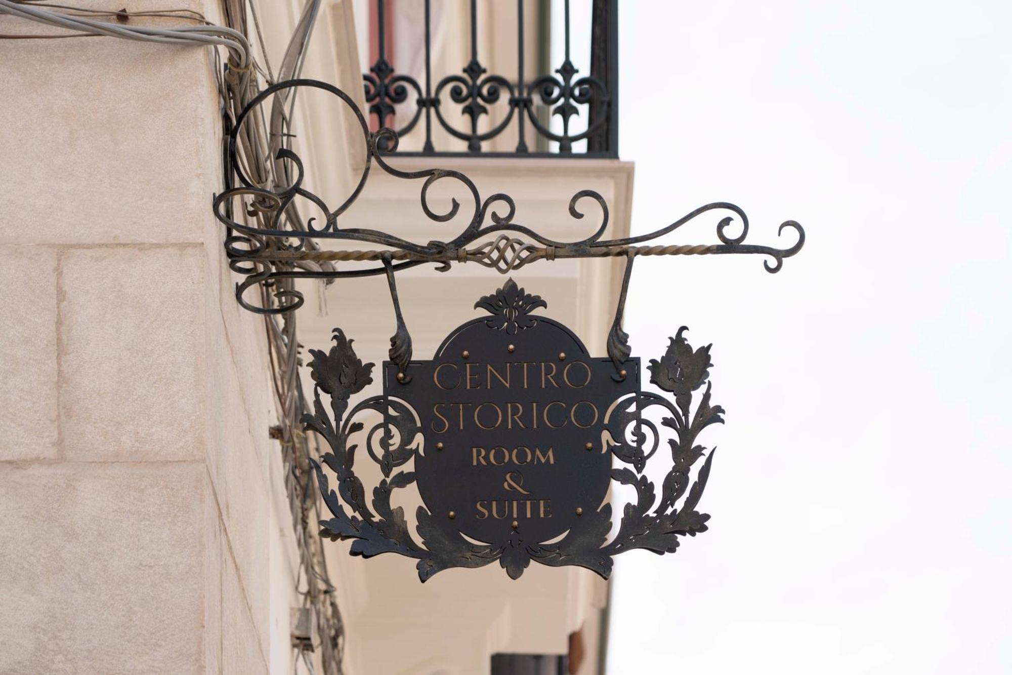 Centro Storico Rooms & Suites Манфредония Екстериор снимка