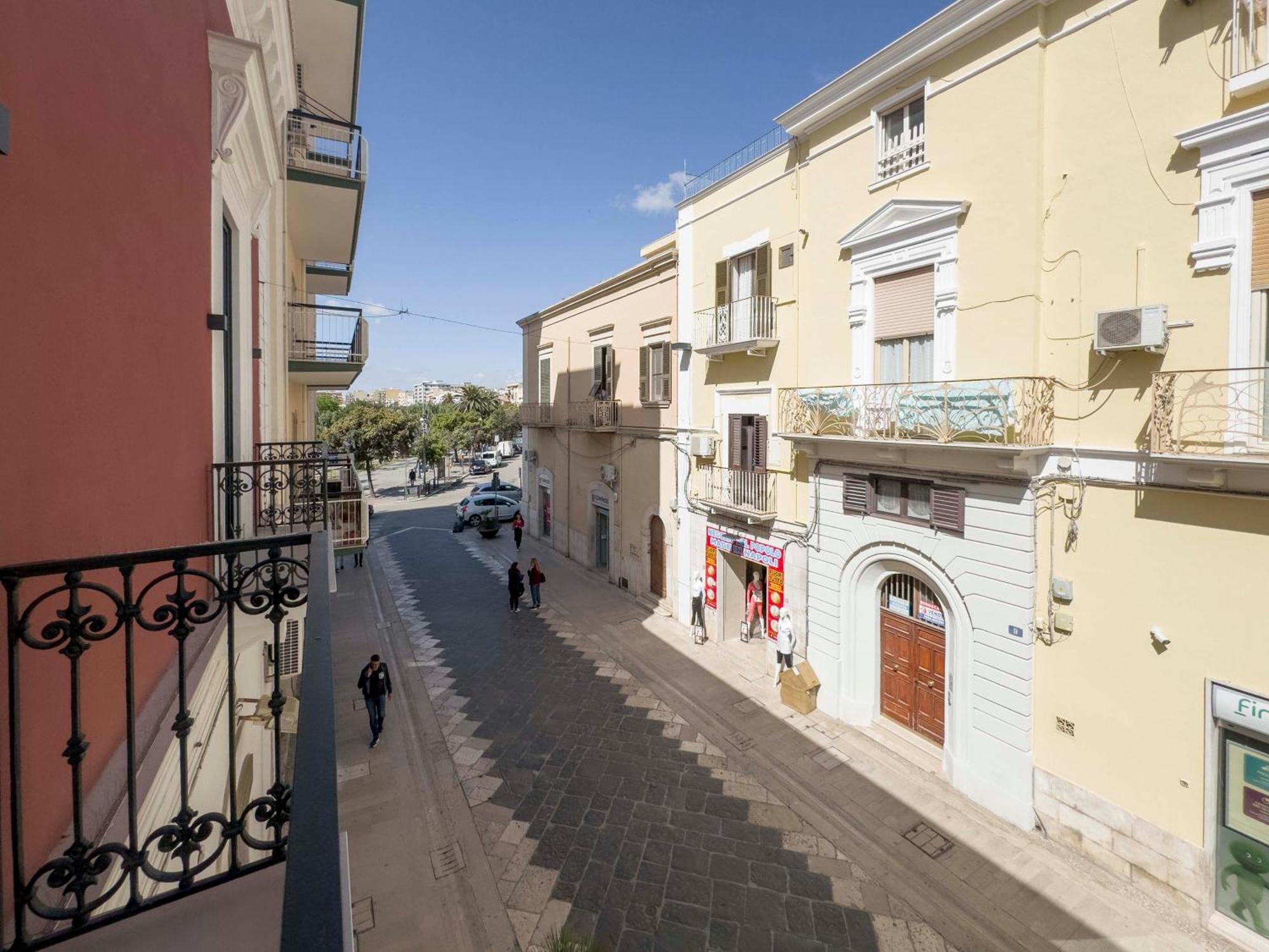Centro Storico Rooms & Suites Манфредония Екстериор снимка